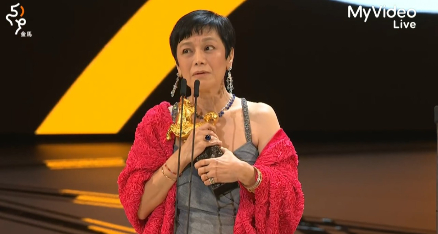 金馬59／《燈火闌珊》張艾嘉再奪金馬影后！「致詞一度哽咽」感嘆：希望電影永遠永遠的存在